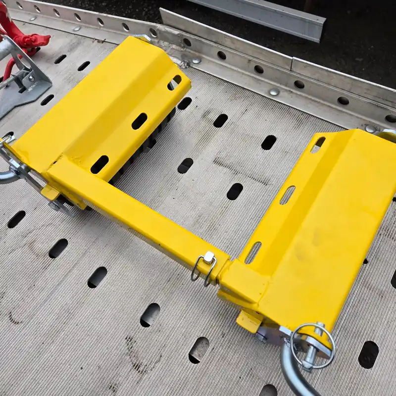Reducere extra Carucior pt. roti defecte, cu auto-ridicare, vopsit, capacitate 1500 kg